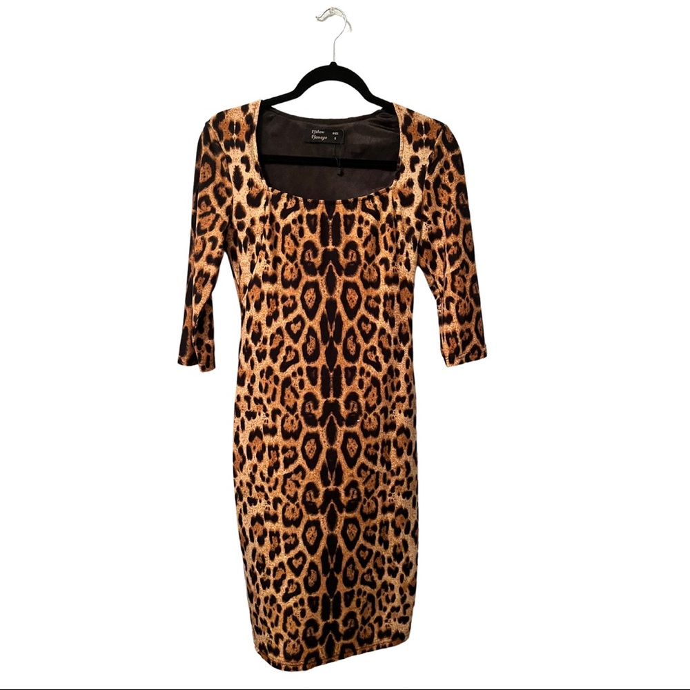 Woman’s Leopard Print fitted Dress